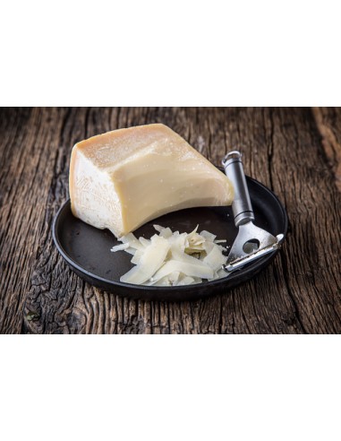 QUESO STRAVECHO PARMESANO